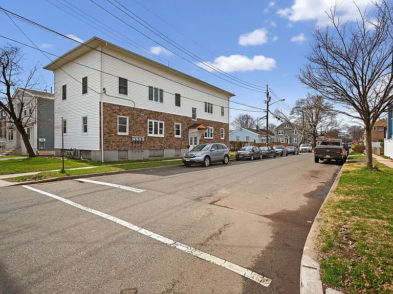 378 Grand St — Photo 3