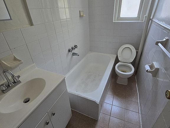 5th image of 1704 E 15th St #B9