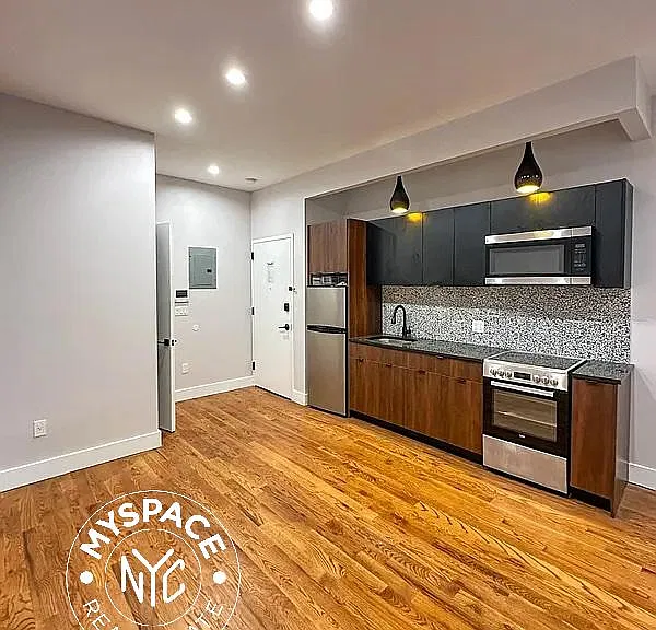 325 Putnam Ave #3F — Photo 6