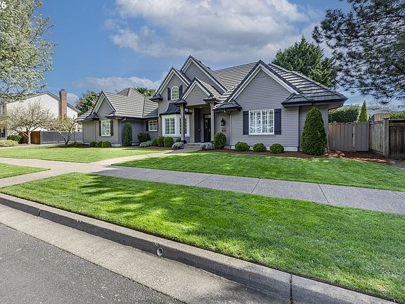 5th image of 2332 Devon Ave