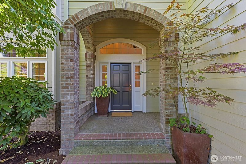 3rd image of 4316 N Foxglove Drive
