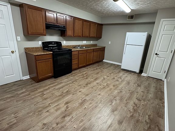 3rd image of 129 Meadowlark Dr #26