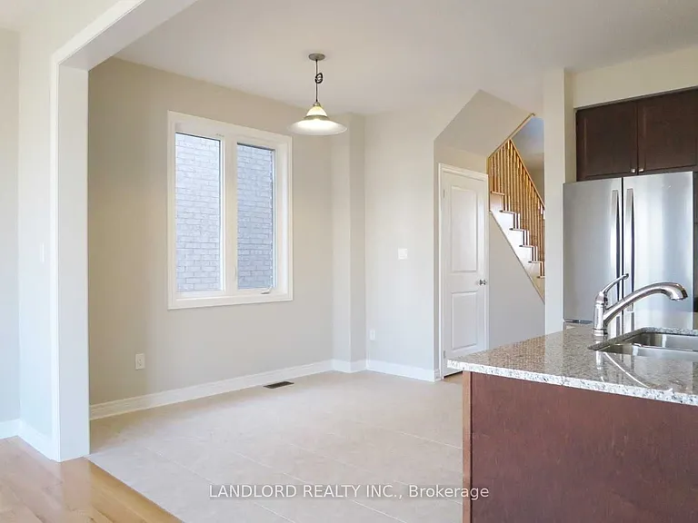 1189 Cactus Cres — Photo 7