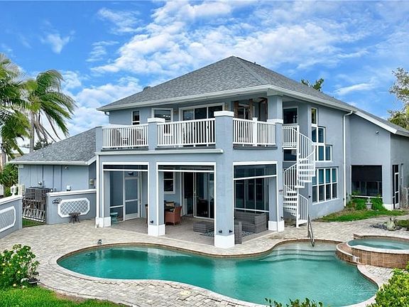 3rd image of 18070 Interlochen Ln