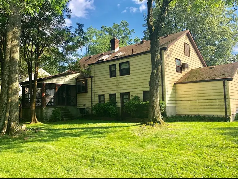 1425 Boynton Ave — Photo 3
