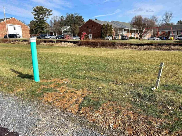 204 Napoli Ln, Morgantown, WV 26505