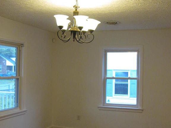 2nd image of 1037 Hunt Ave NW