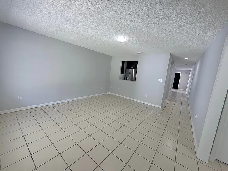 182 Sparrow Dr — Photo 3