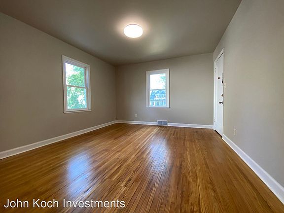 5th image of 917 S 1st Ave #2