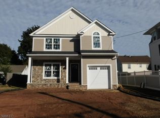 57 Canal St, Raritan, NJ 08869