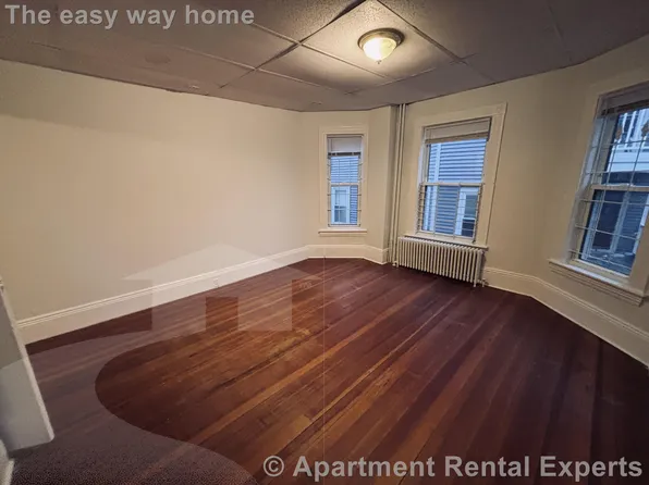 185 Lowell St #1R, Somerville, MA 02143