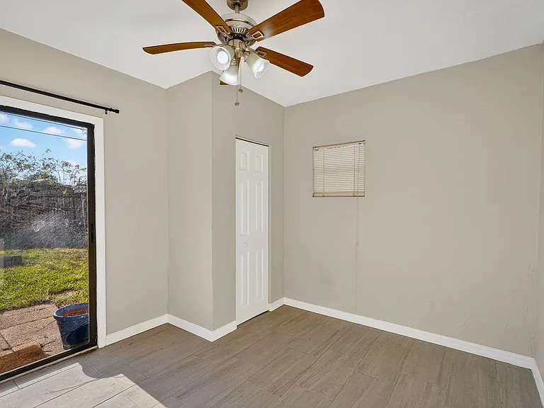 1956 Red Cedar Cir — Photo 6