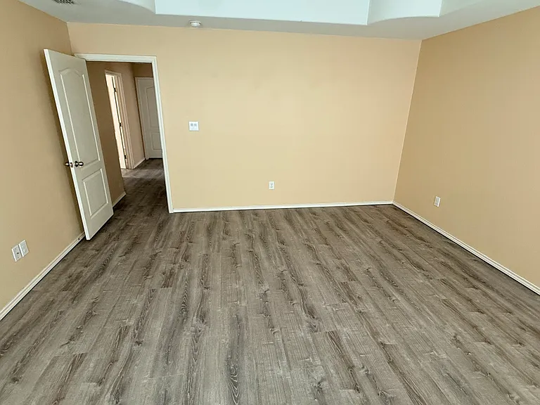 4405 Thunderbird Ave — Photo 111
