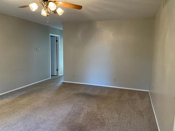 3rd image of 611 Candleberry Ct APT A
