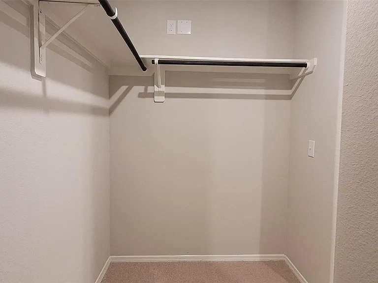 526 Dalloway St — Photo 21
