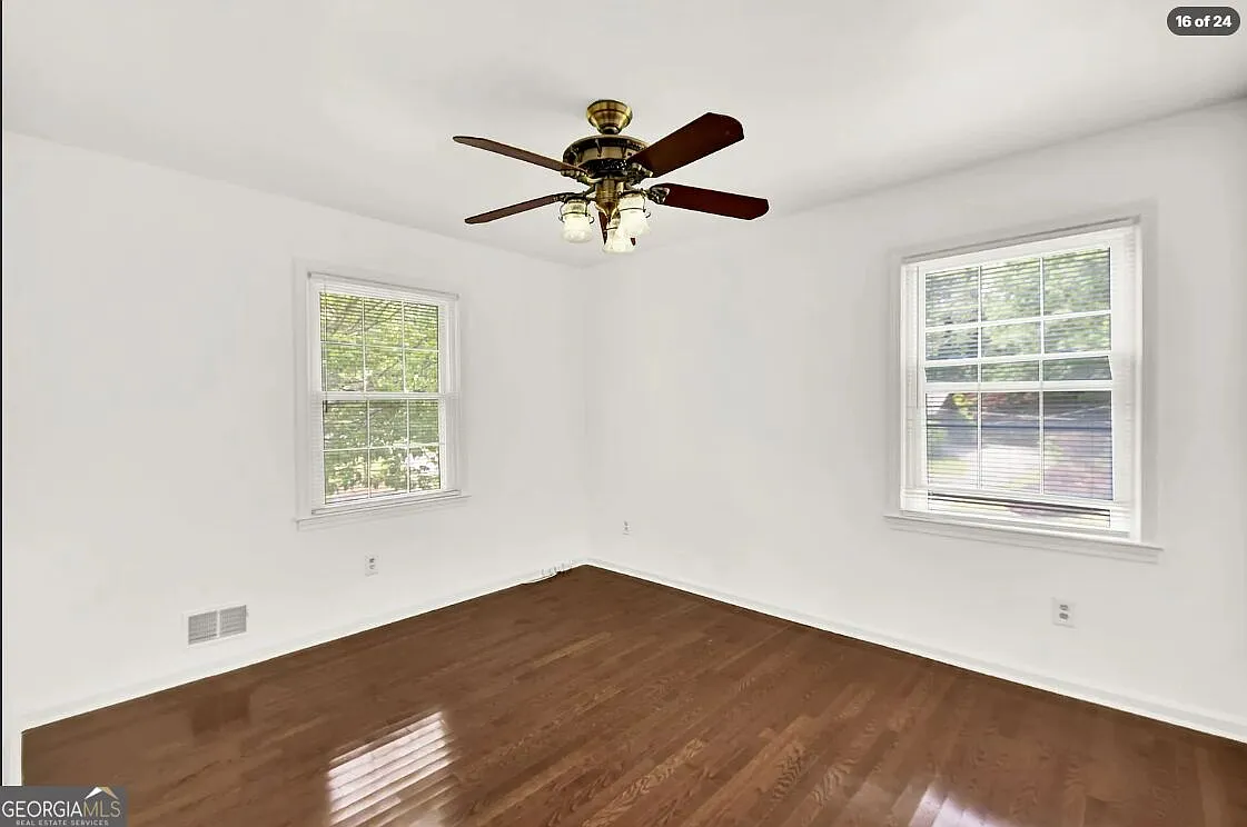 4 bed, 2.0 bath, 1400 sqft, $2,200 — Photo 4