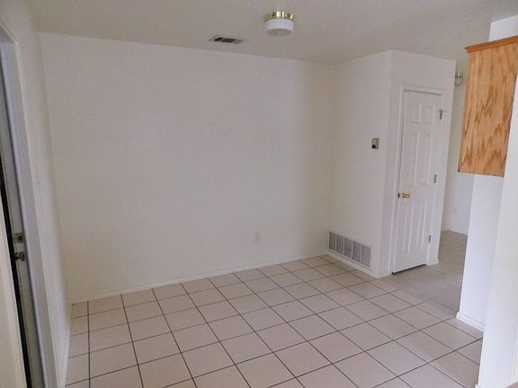 3rd image of 4603 Wade Dr
