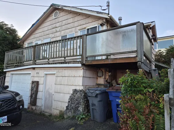 926 SW 6th St, Lincoln City, OR 97367