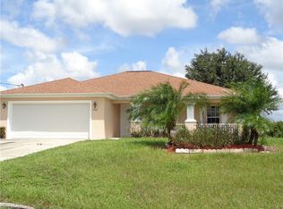 2912 70th St W, Lehigh Acres, FL 33971