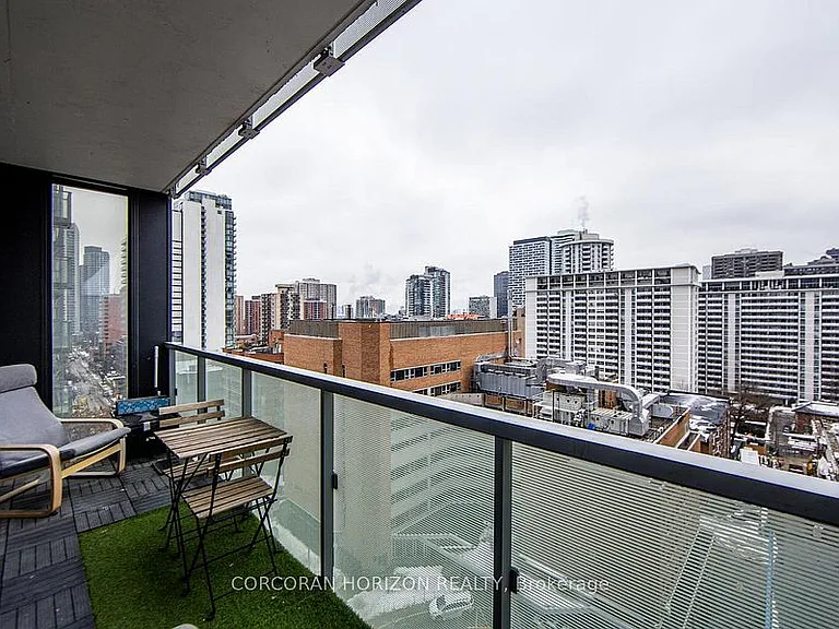 28 Wellesley St E #1104 — Photo 34