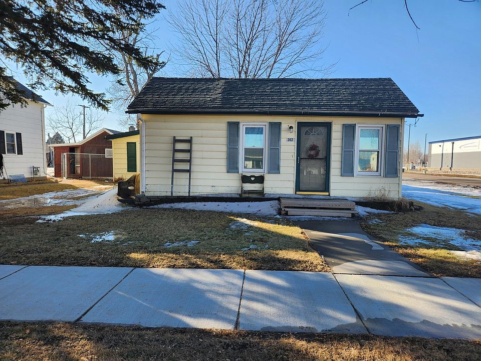 1st image of 202 Langer Ave S