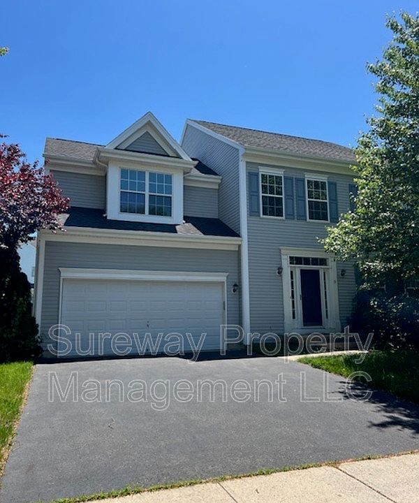 1st image of 9 Sagamore Ln