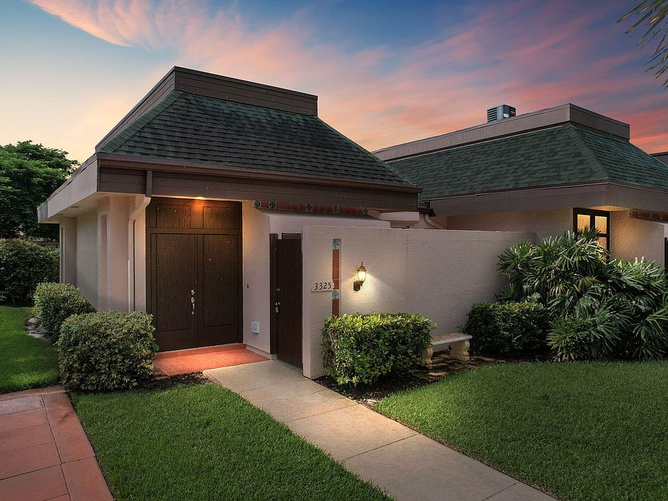 1st image of 3325 SE La Prado Court
