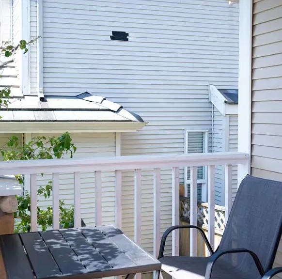 Private outdoor dining area for 2
