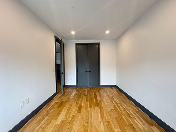 3rd image of 413-419 Arlington Ave #305