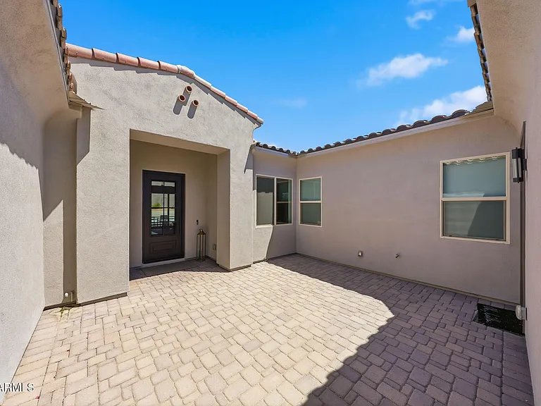 6896 E Lomas Verdes Dr — Photo 3