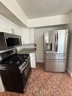 345 E College St — Photo 2
