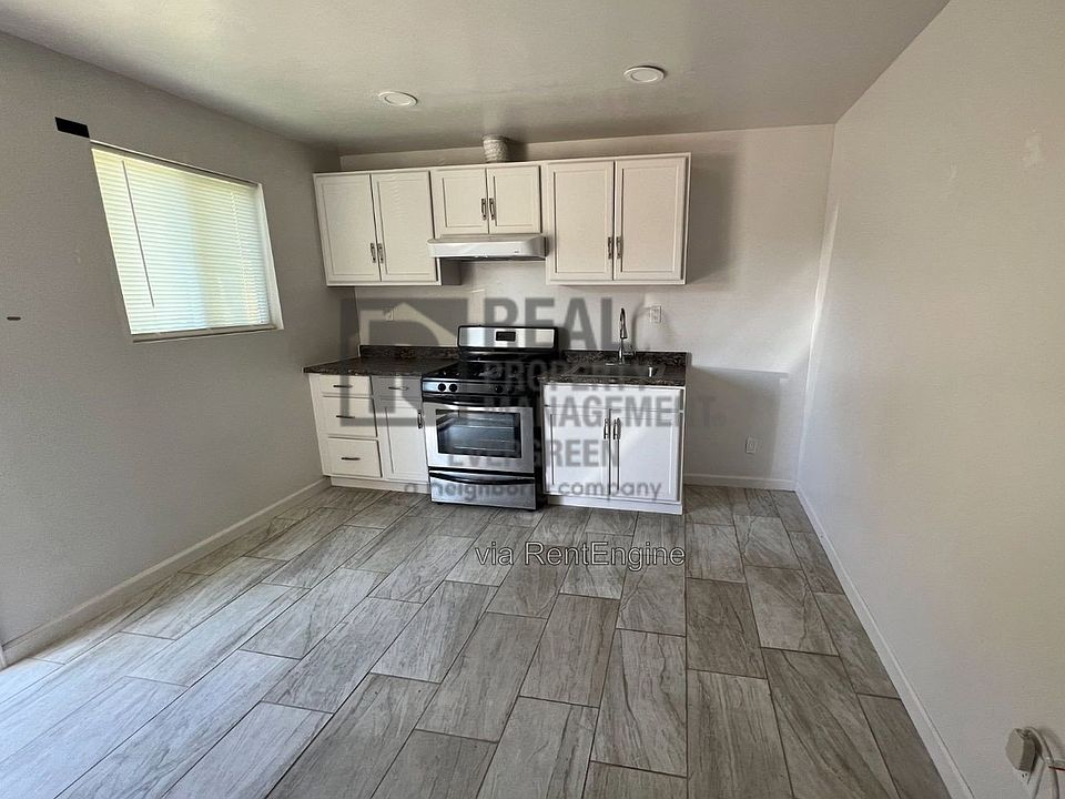 1st image of 303 N 3rd St