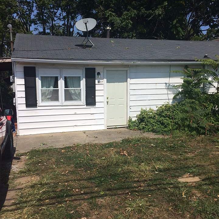 1st image of 607 E Miller Dr