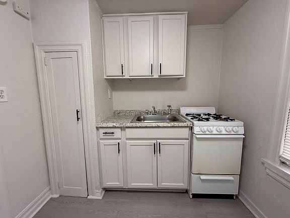 3rd image of 800 East Dr APT 17
