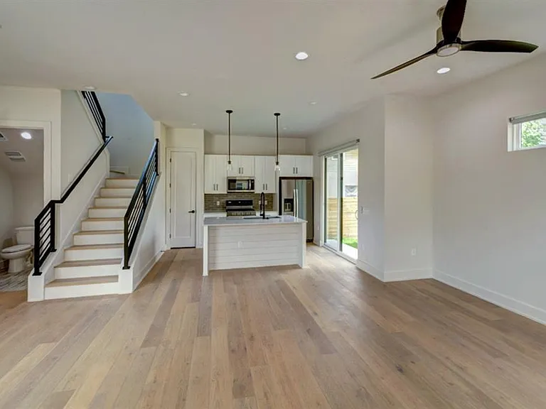 4424 Hank Ave #3 — Photo 2
