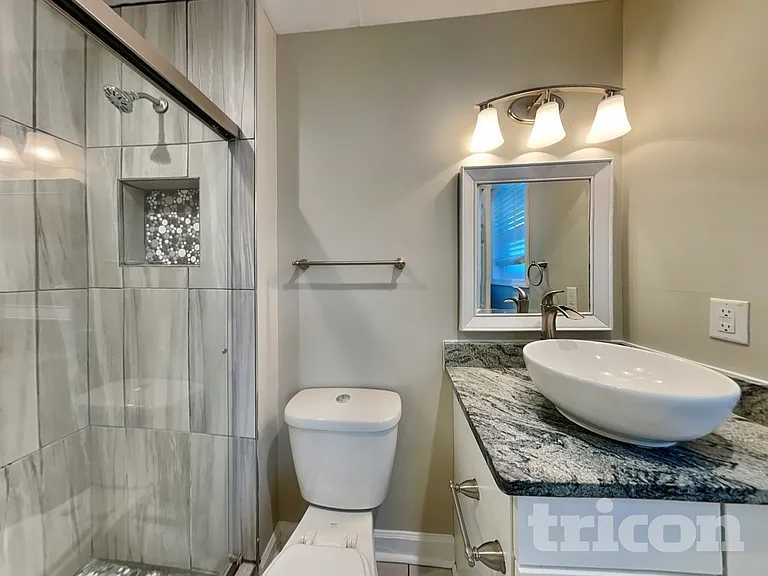 1026 Chelsea Dr — Photo 8