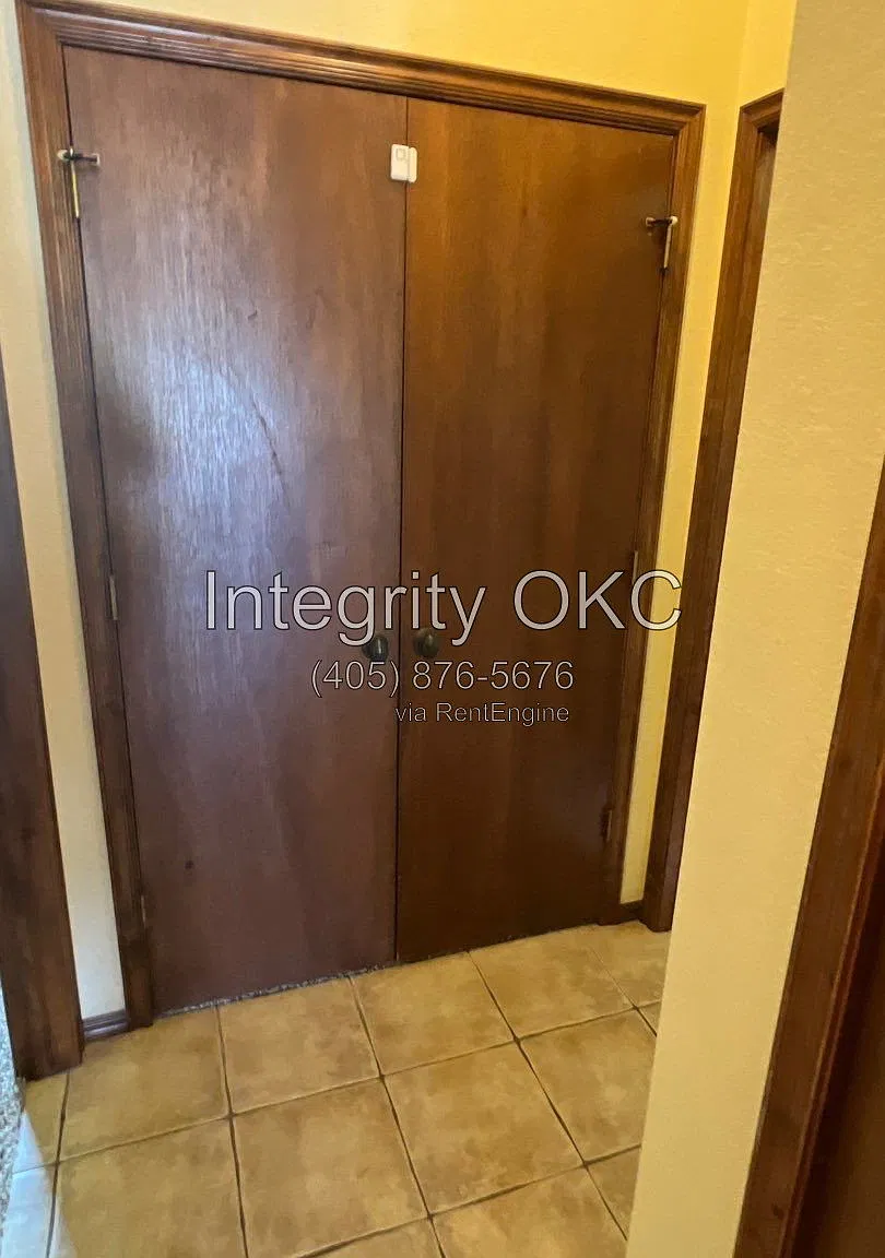 3 bed, 2.0 bath, 1305 sqft, $1,300 — Photo 3