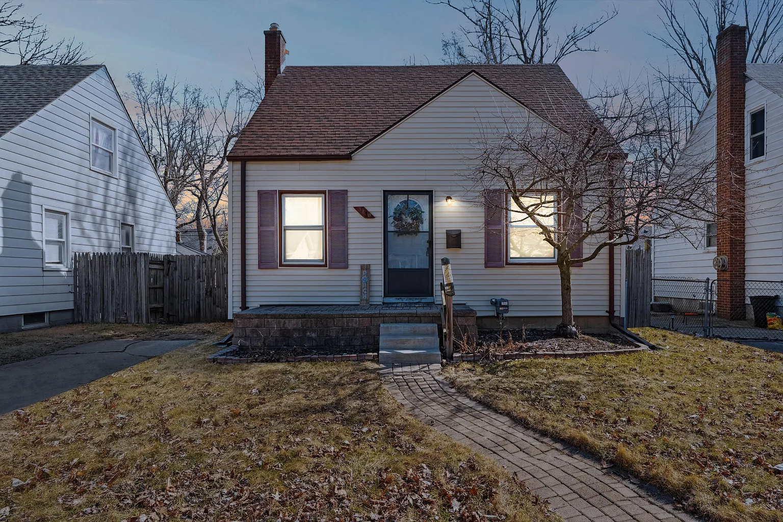 3210 Kenwood St photo 1