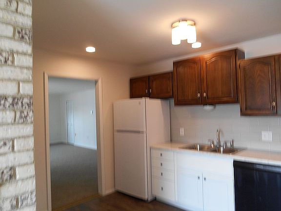 4th image of 2160 W 22nd St