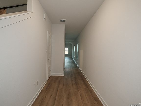 2nd image of 10311 white hart