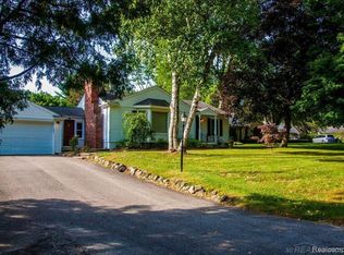 345 Hillview St, Rochester Hills, MI 48306