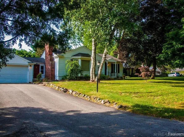 345 Hillview St, Rochester Hills, MI 48306