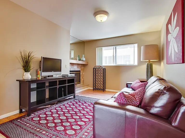 831 Allerton Ct — Photo 39