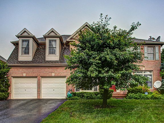 3rd image of 11001 Larkmeade Ln