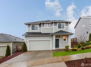 916 Baker Heights Loop, Bremerton, WA 98312