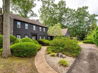 27 Wildwood Ln, South Hadley, MA 01075