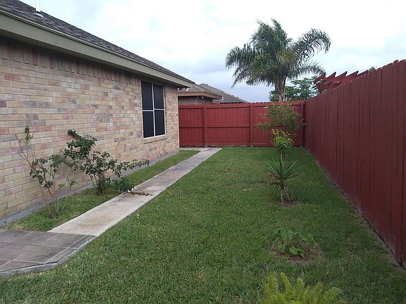 3rd image of 2645 Windsor Pl