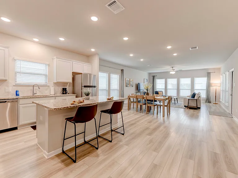 615 Winscott Ave — Photo 8