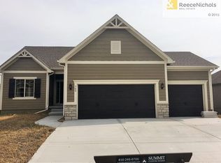709 NW Par Dr, Grain Valley, MO 64029