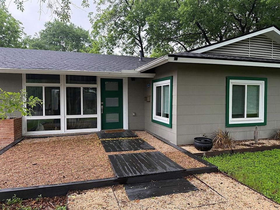 2nd image of 1414 Corona Dr